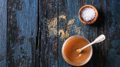 Domaći karamel preliv